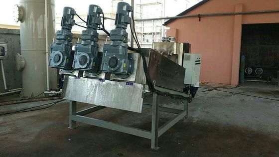 Three Motor 300 Stacked Screw Sludge Dewatering Machine Industrial Grade