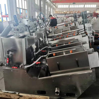 Solid Liquid Separation SS304 Spiral Sludge Dewatering Machine Automatic Screw Type