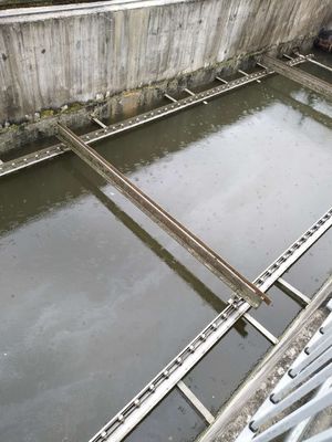 4.5m Travelling Bridge Sludge Scraper Non Metallic Chain Plate Scraping Material