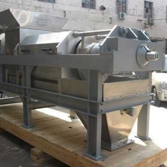 300mm Sludge Press Machine , 4.0m3/h Dewatering Screw Press Machine